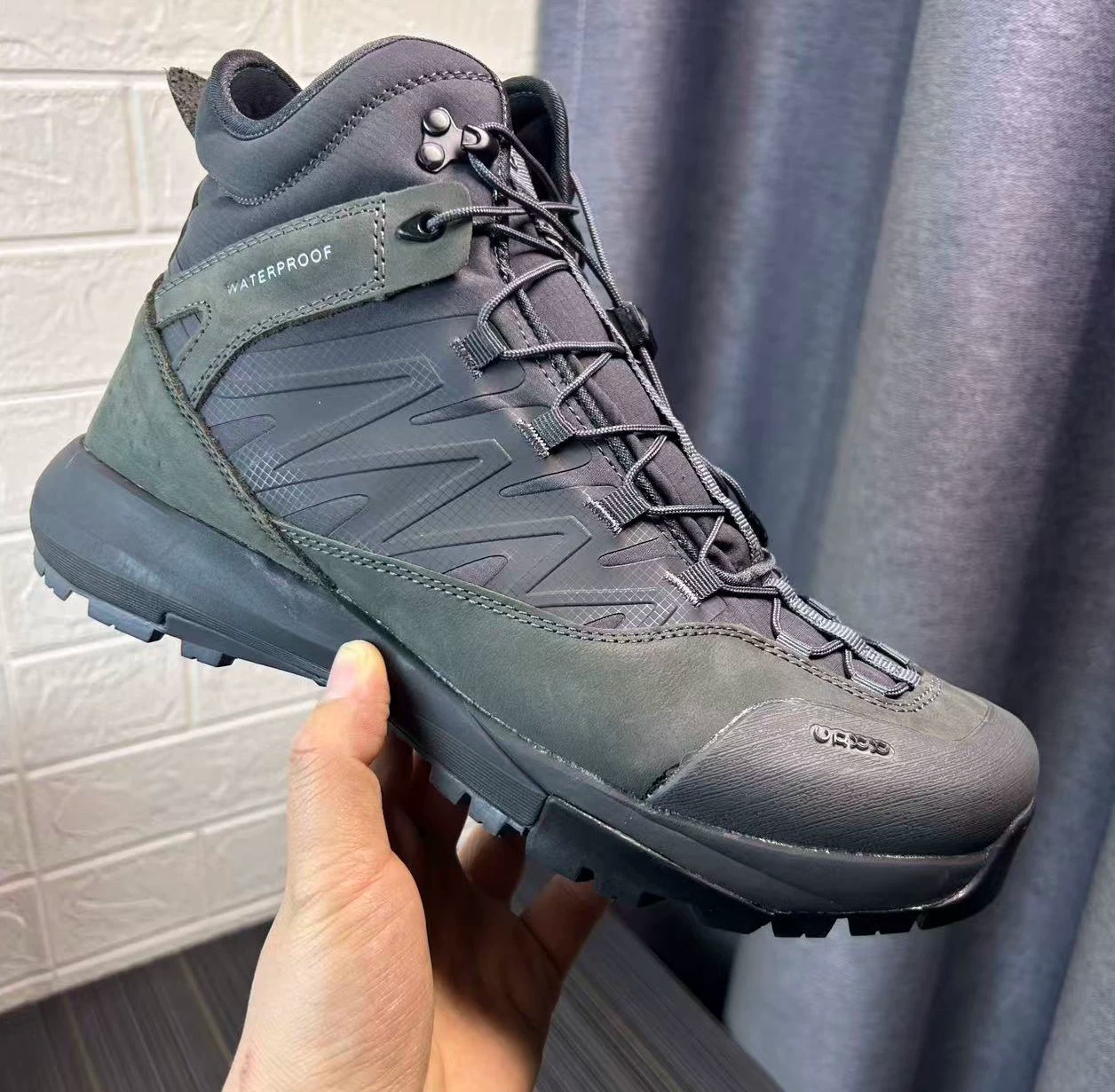 أحذية جلدية عالية الجودة للمشي - مراجعة Hunting Outdoor Brand وسعره